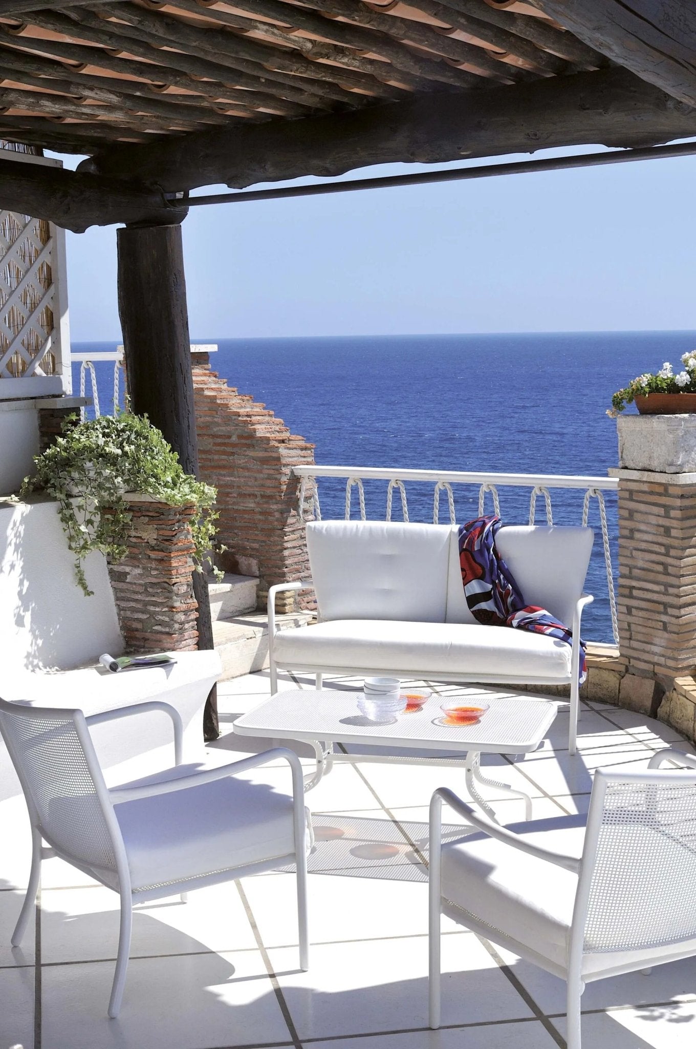 ATHENA - Basic Collection Kft.