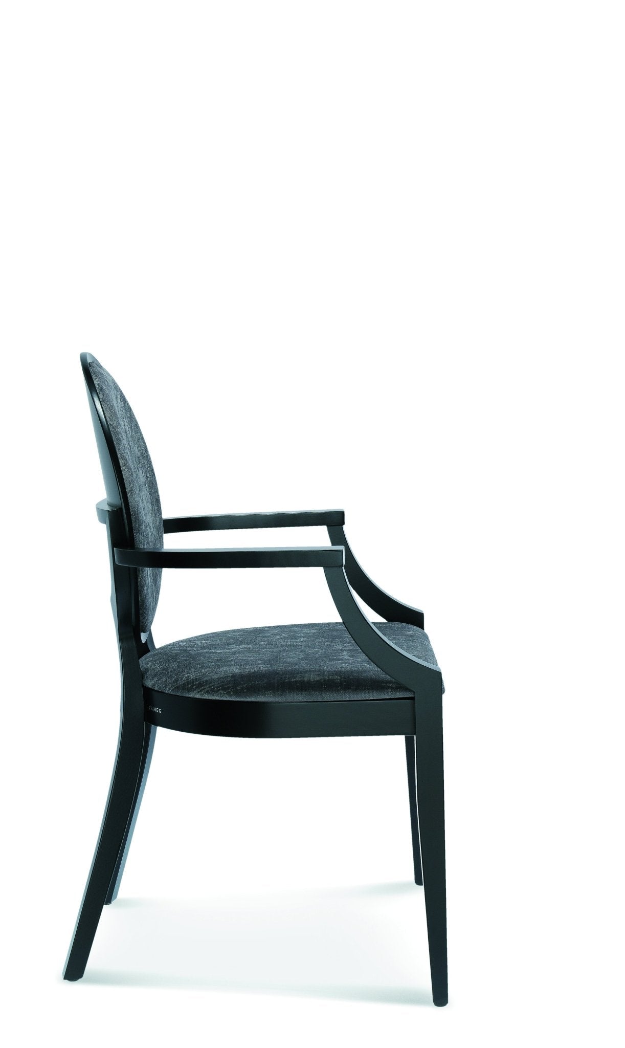 B - 0253 - Basic Collection Kft.