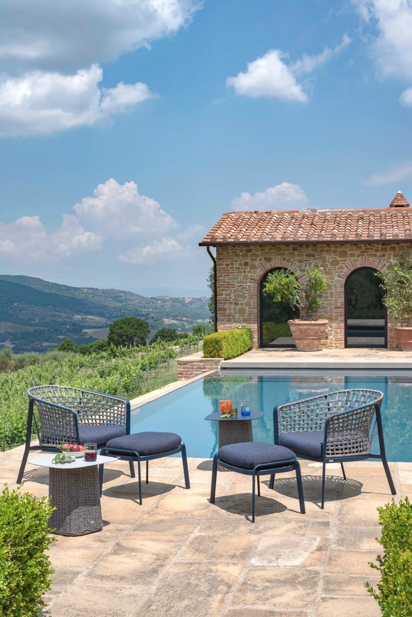 CAROUSEL - Basic Collection Kft.