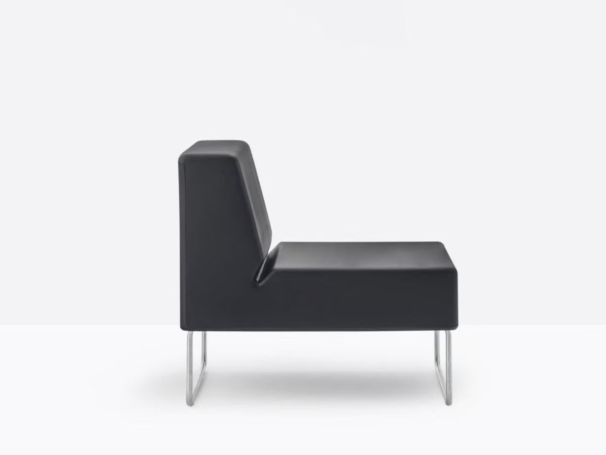 HOST LOUNGE 790 - Basic Collection Kft.