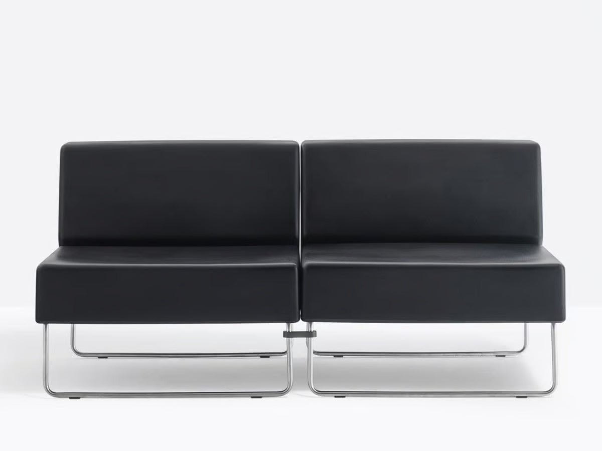 HOST LOUNGE 790 - Basic Collection Kft.