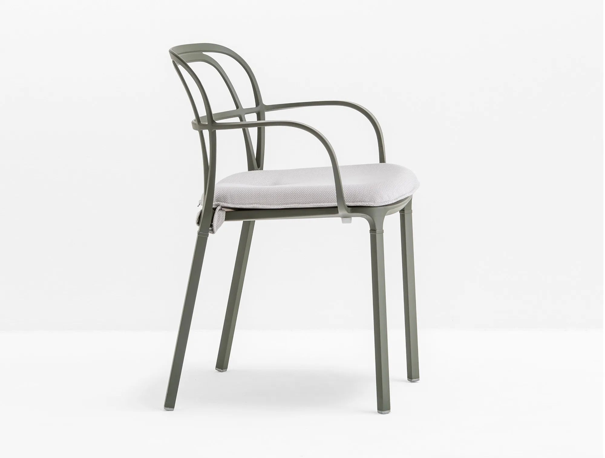 INTRIGO 3715 - Basic Collection Kft.