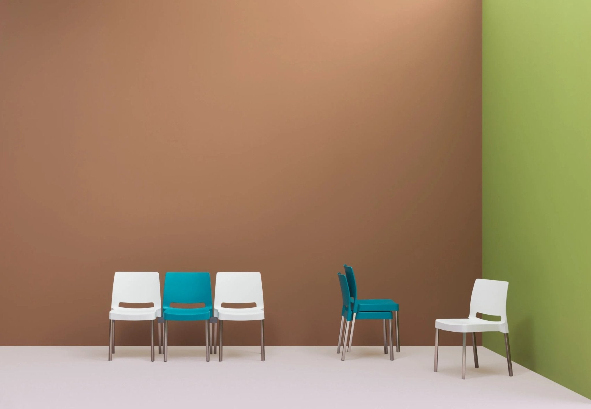 JOI - Basic Collection Kft.