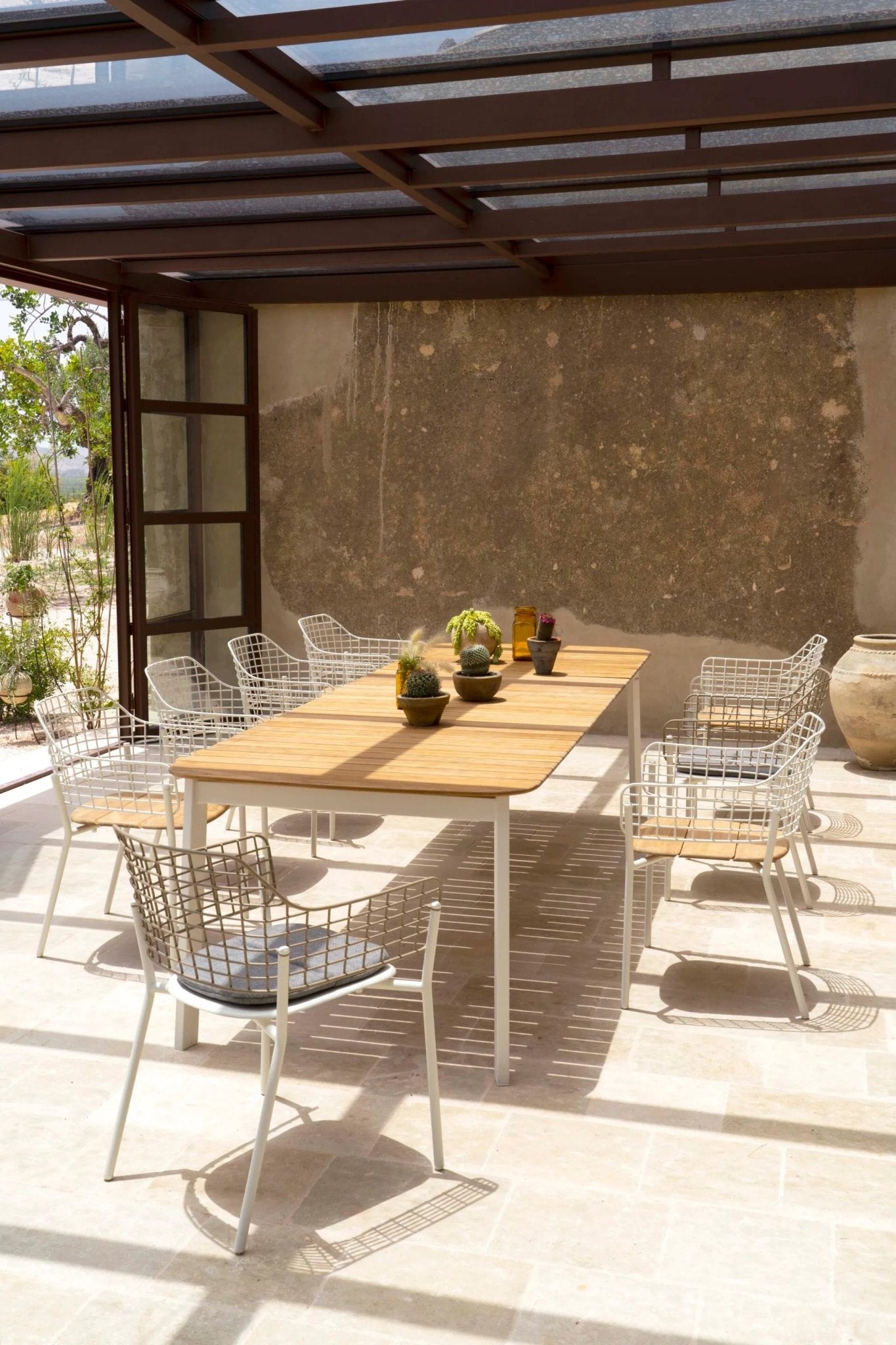 LYZE - Basic Collection Kft.