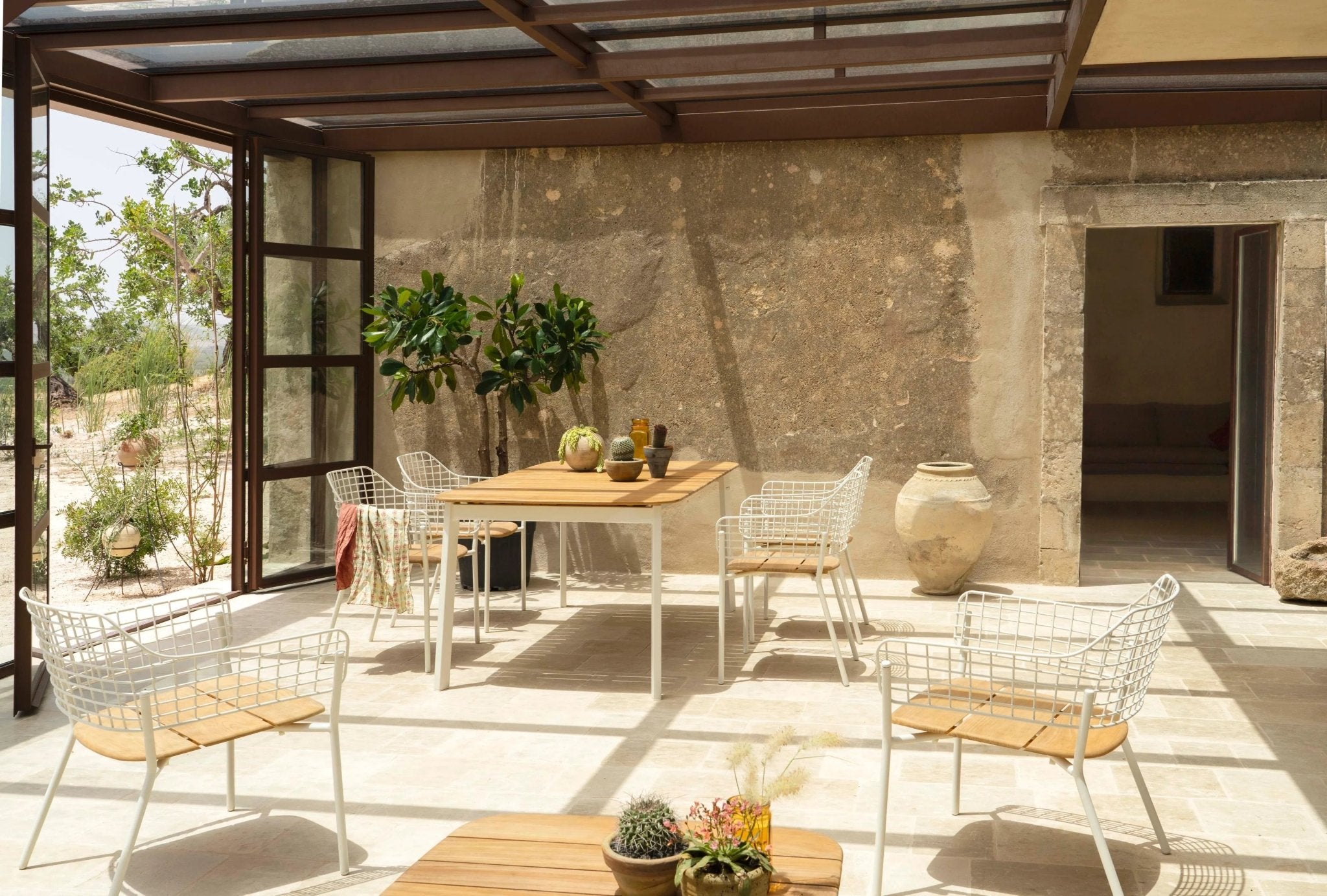 LYZE - Basic Collection Kft.