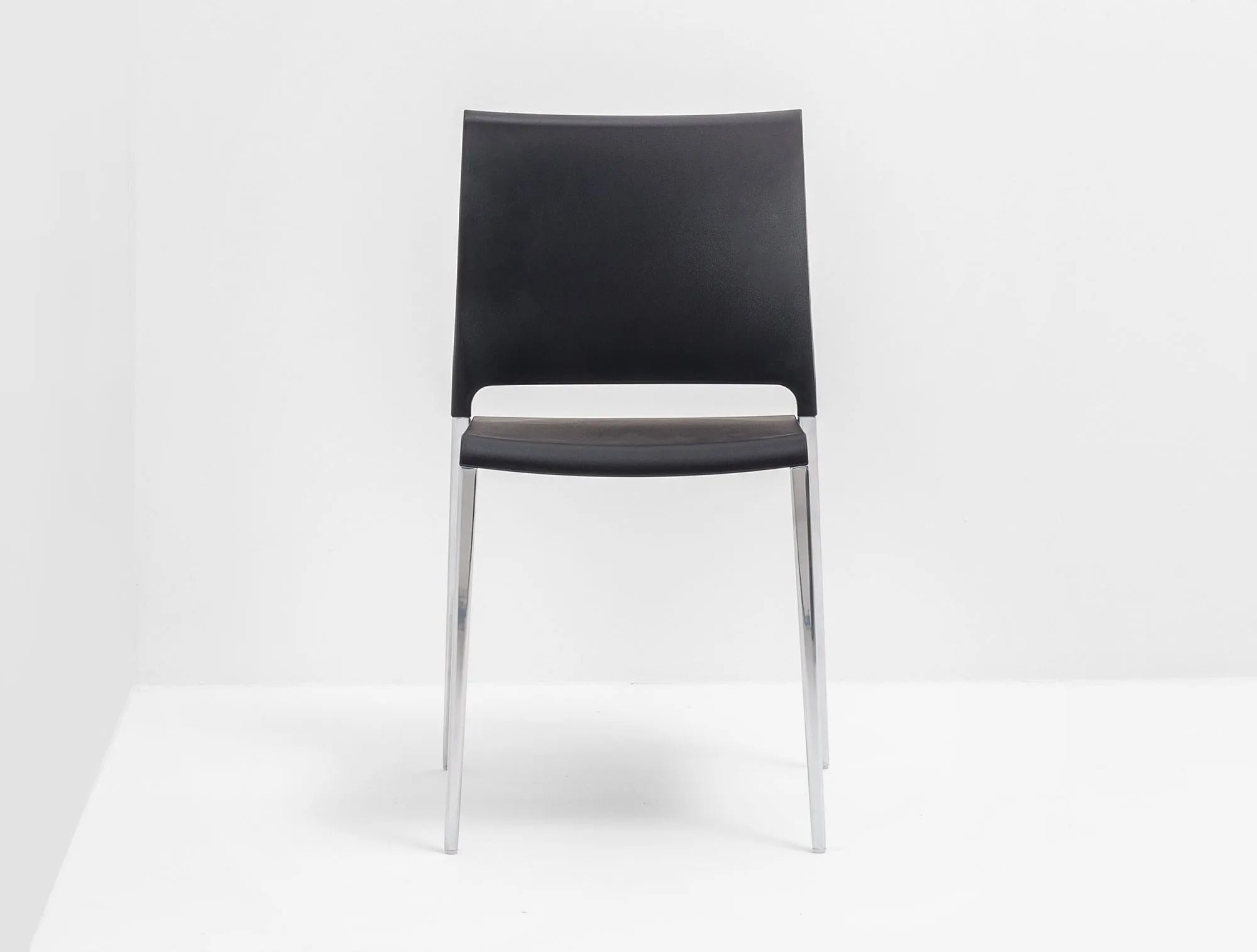 MYA 700 - Basic Collection Kft.