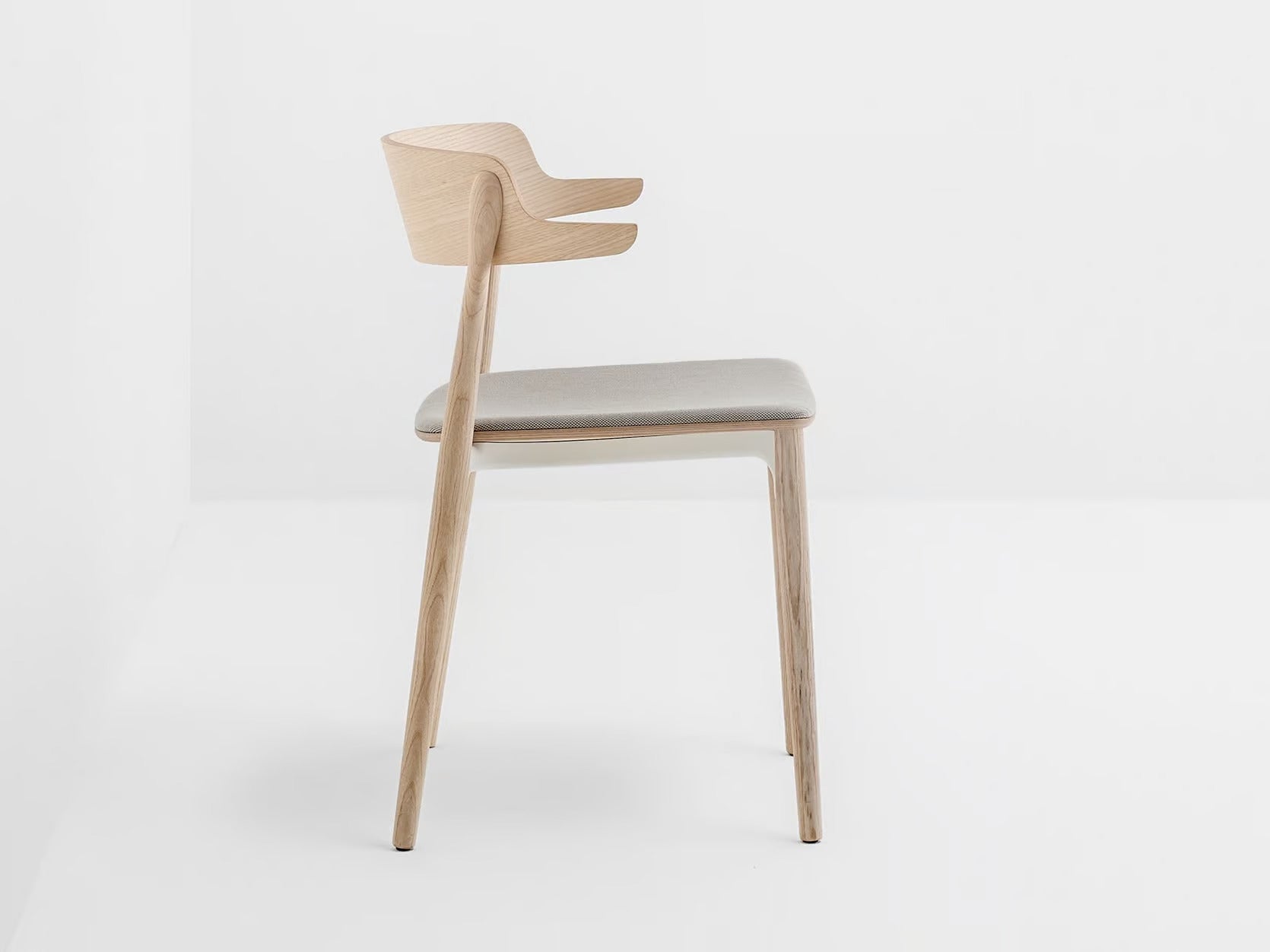 NEMEA 2826 - Basic Collection Kft.