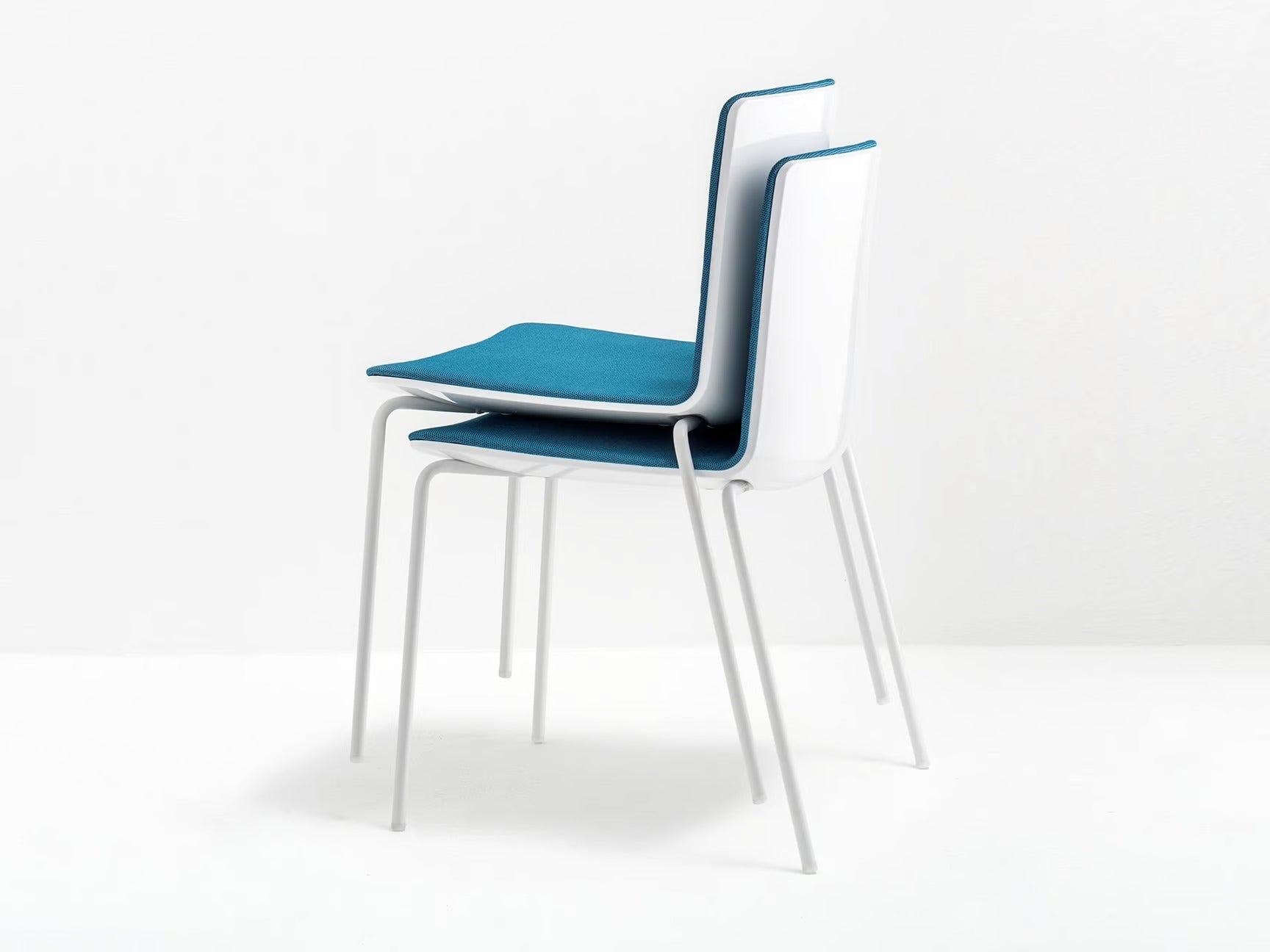 NOA 725 - Basic Collection Kft.