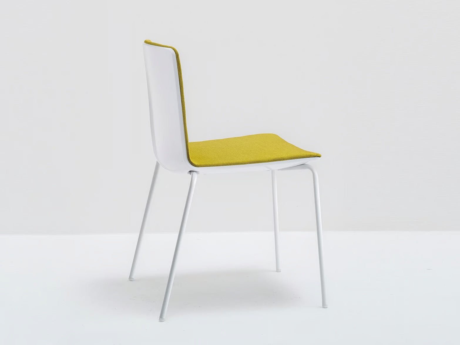 NOA 725 - Basic Collection Kft.