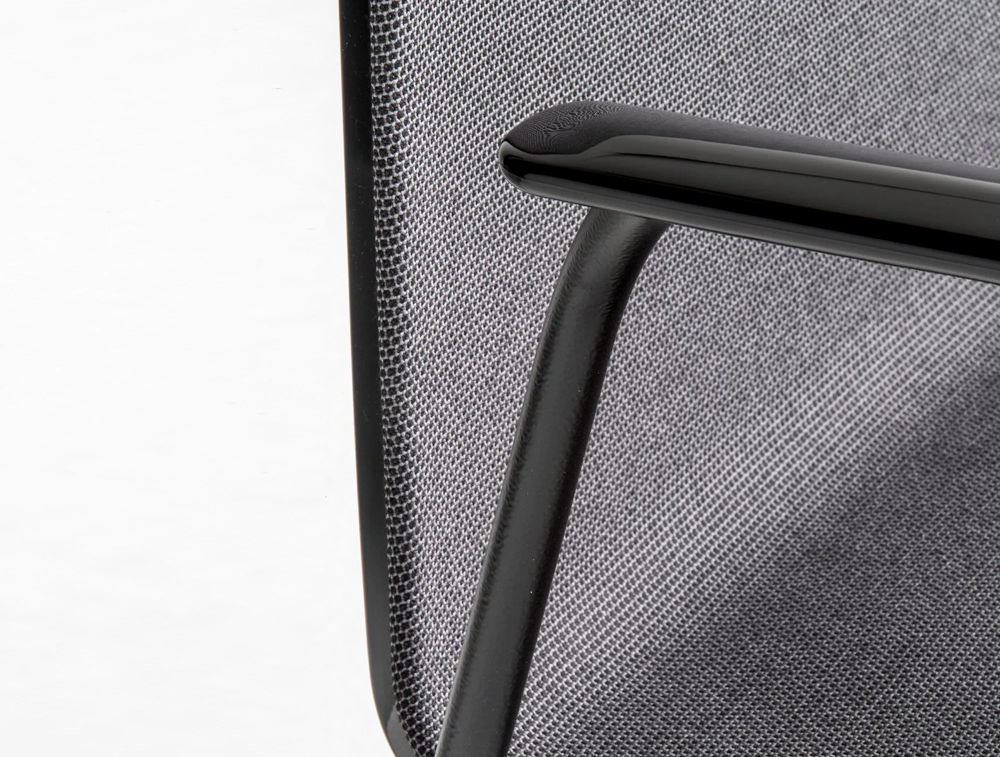 NOA 726 - Basic Collection Kft.