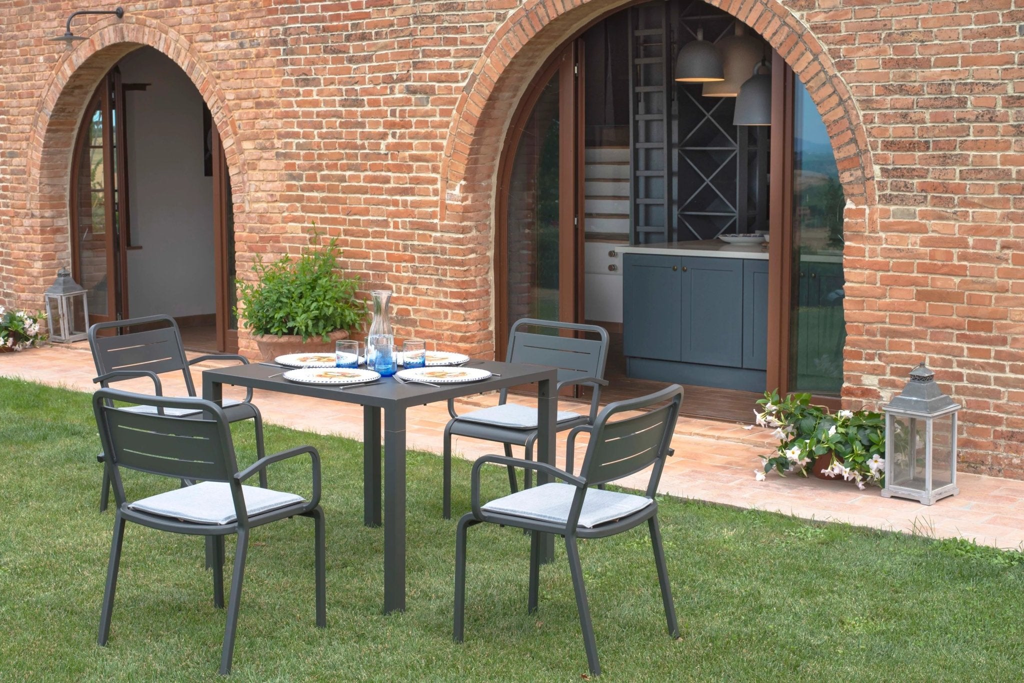 NOVA - Basic Collection Kft.