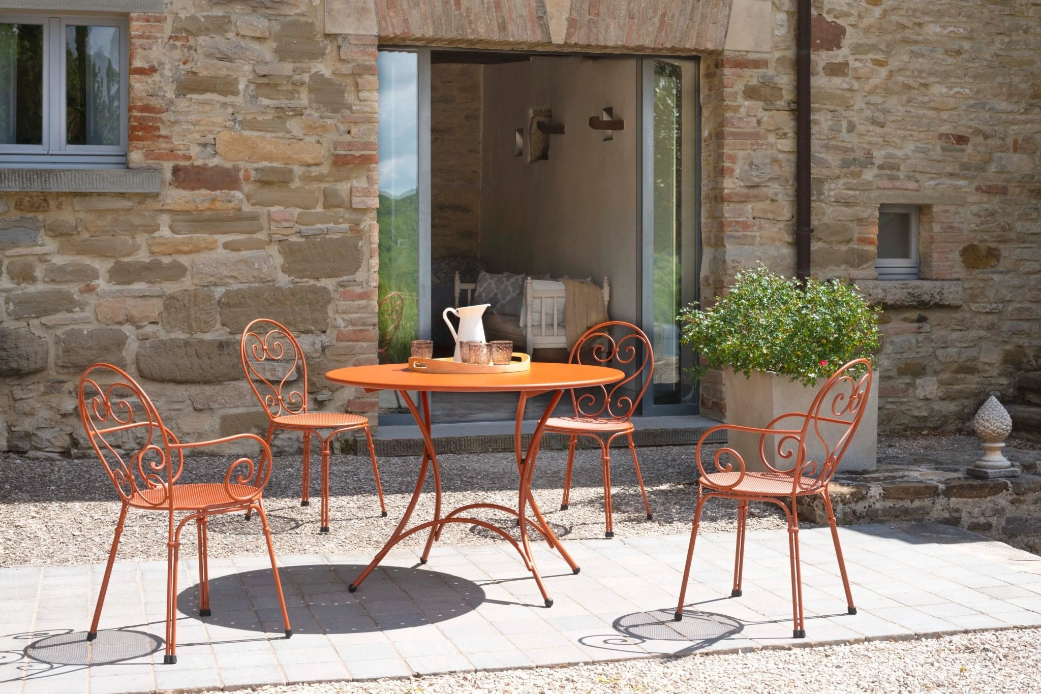 PIGALLE - Basic Collection Kft.