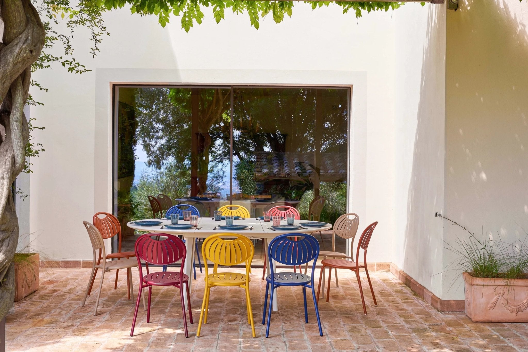 PLUS4 - Basic Collection Kft.