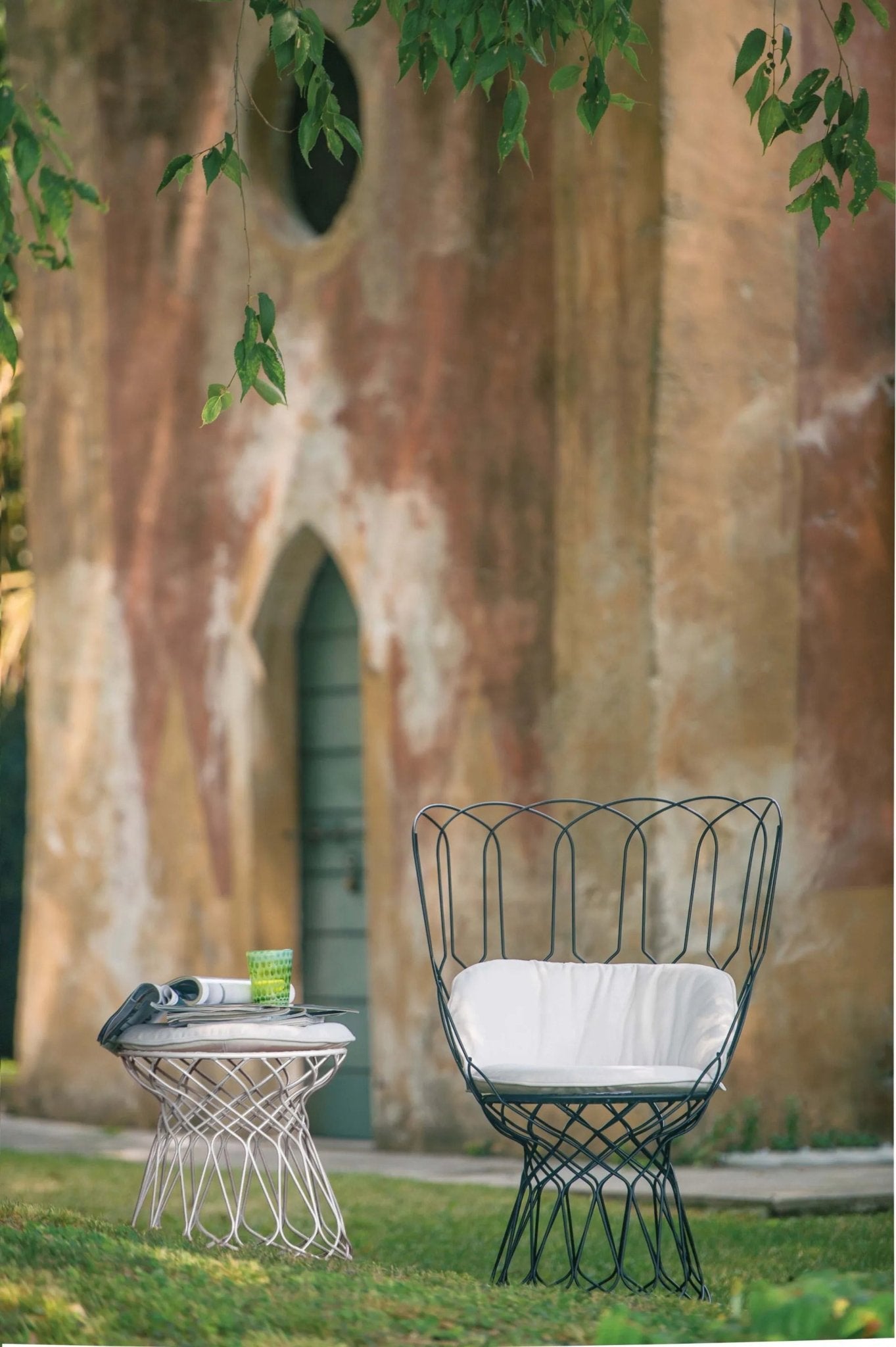 RE - TROUVÉ - Basic Collection Kft.