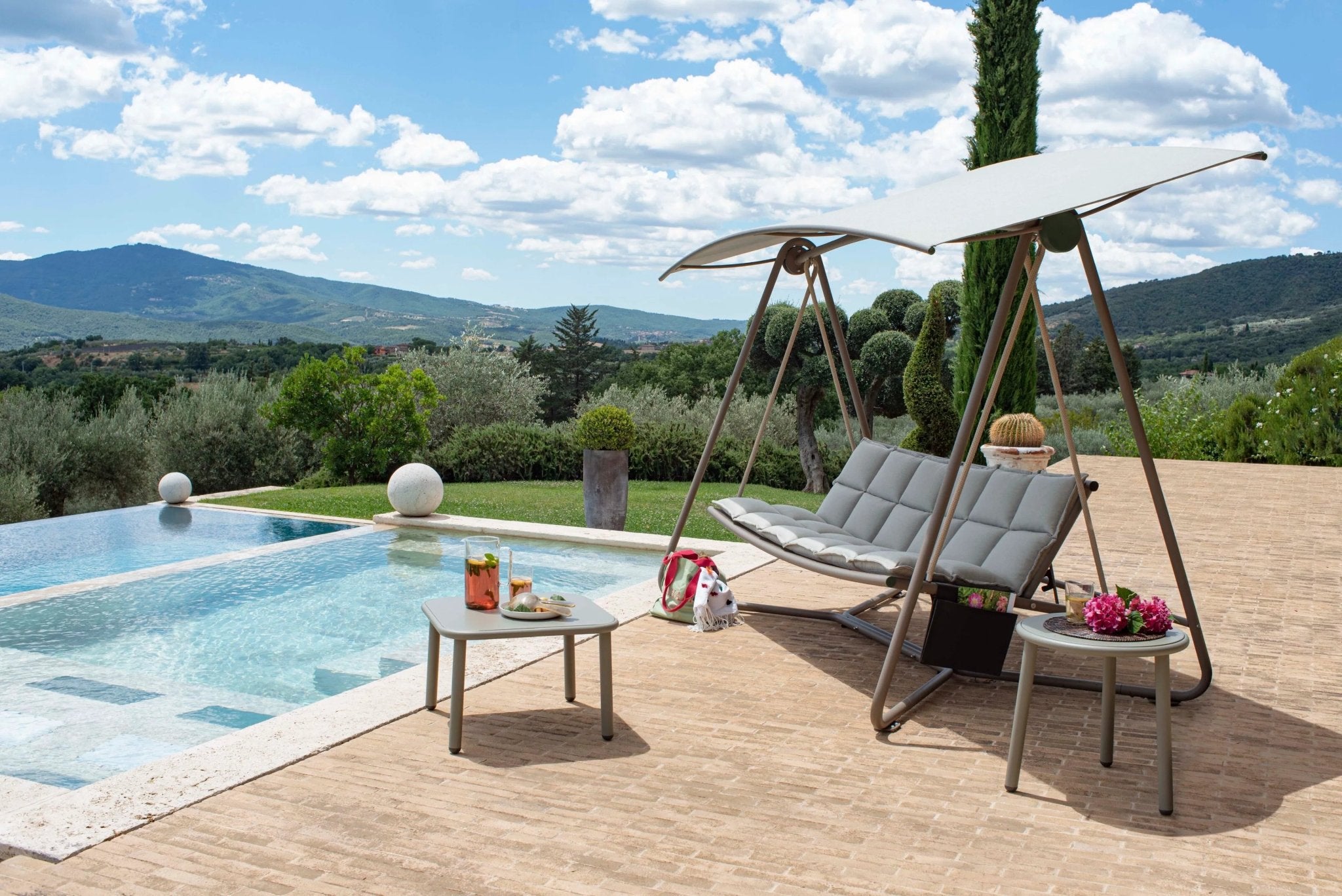 REEL - Basic Collection Kft.