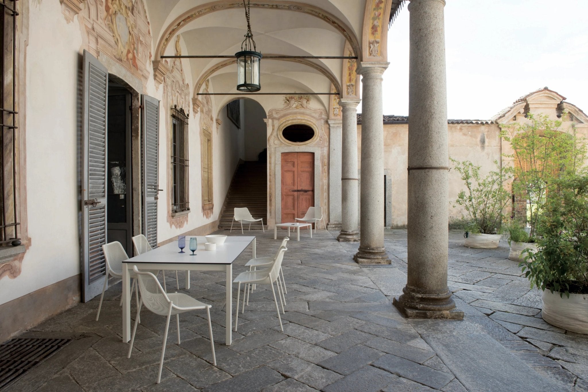 ROUND - Basic Collection Kft.