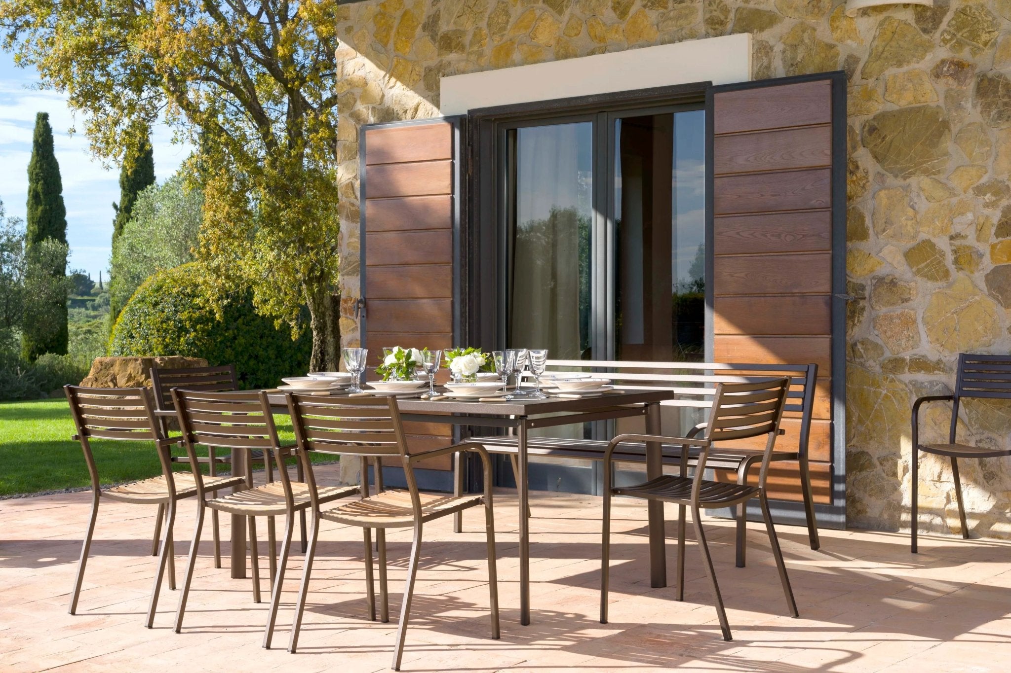 SEGNO - Basic Collection Kft.