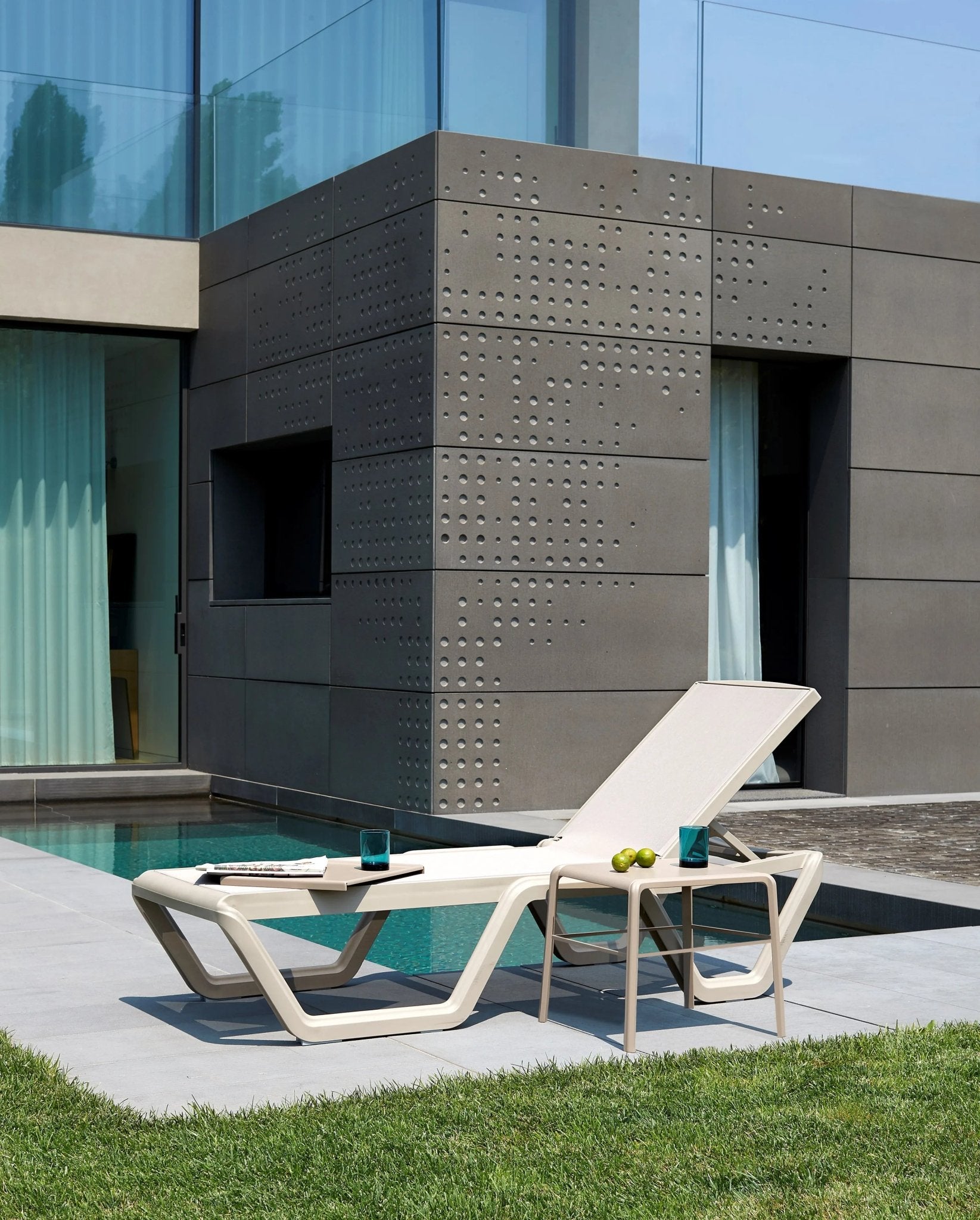 SIDE TABLE VELA - Basic Collection Kft.
