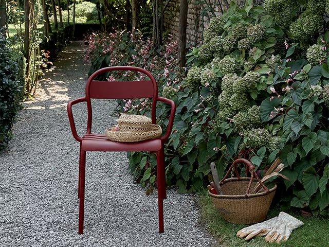 STECCA 2 - Basic Collection Kft.