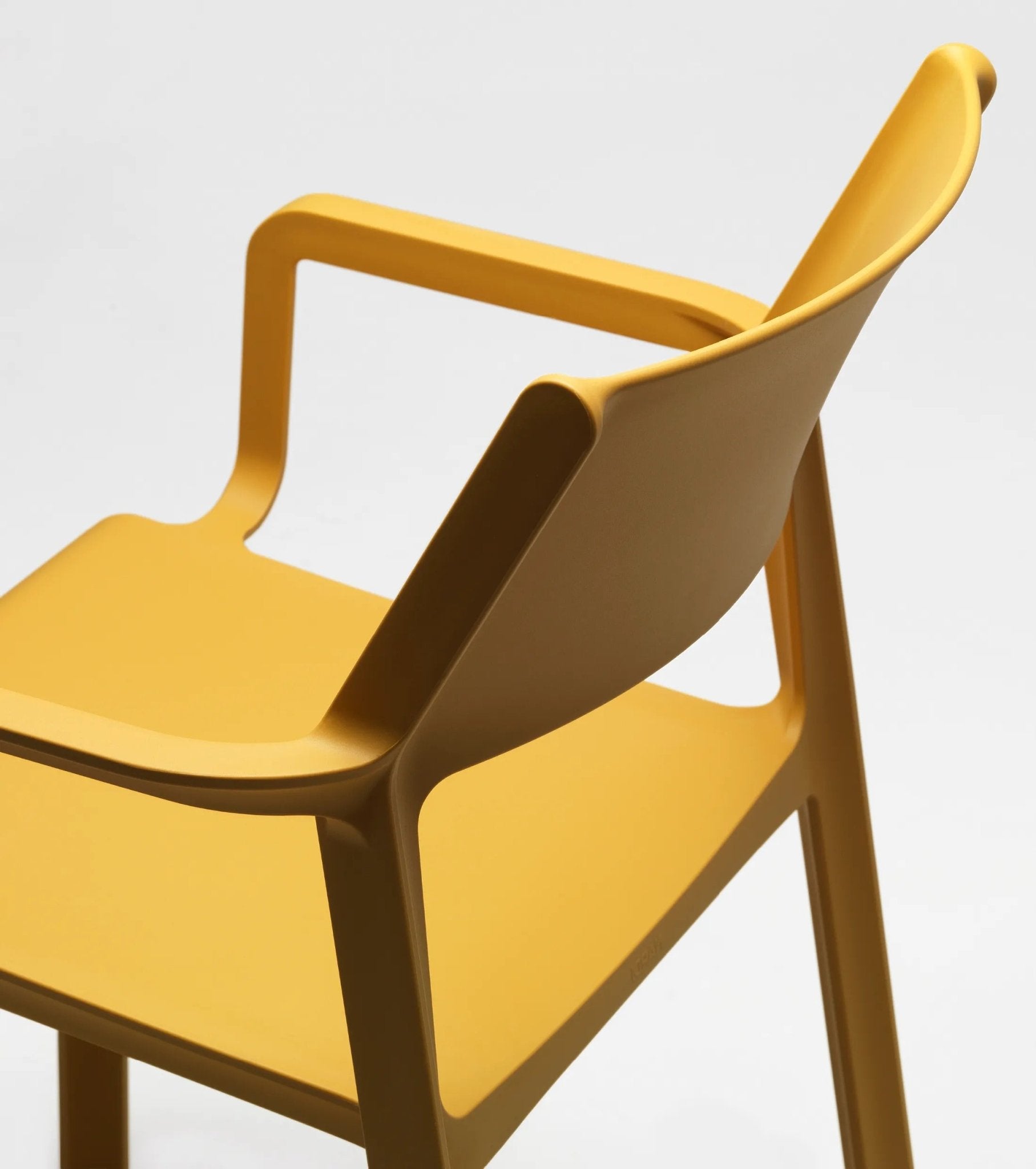 TRILL ARMCHAIR - Basic Collection Kft.