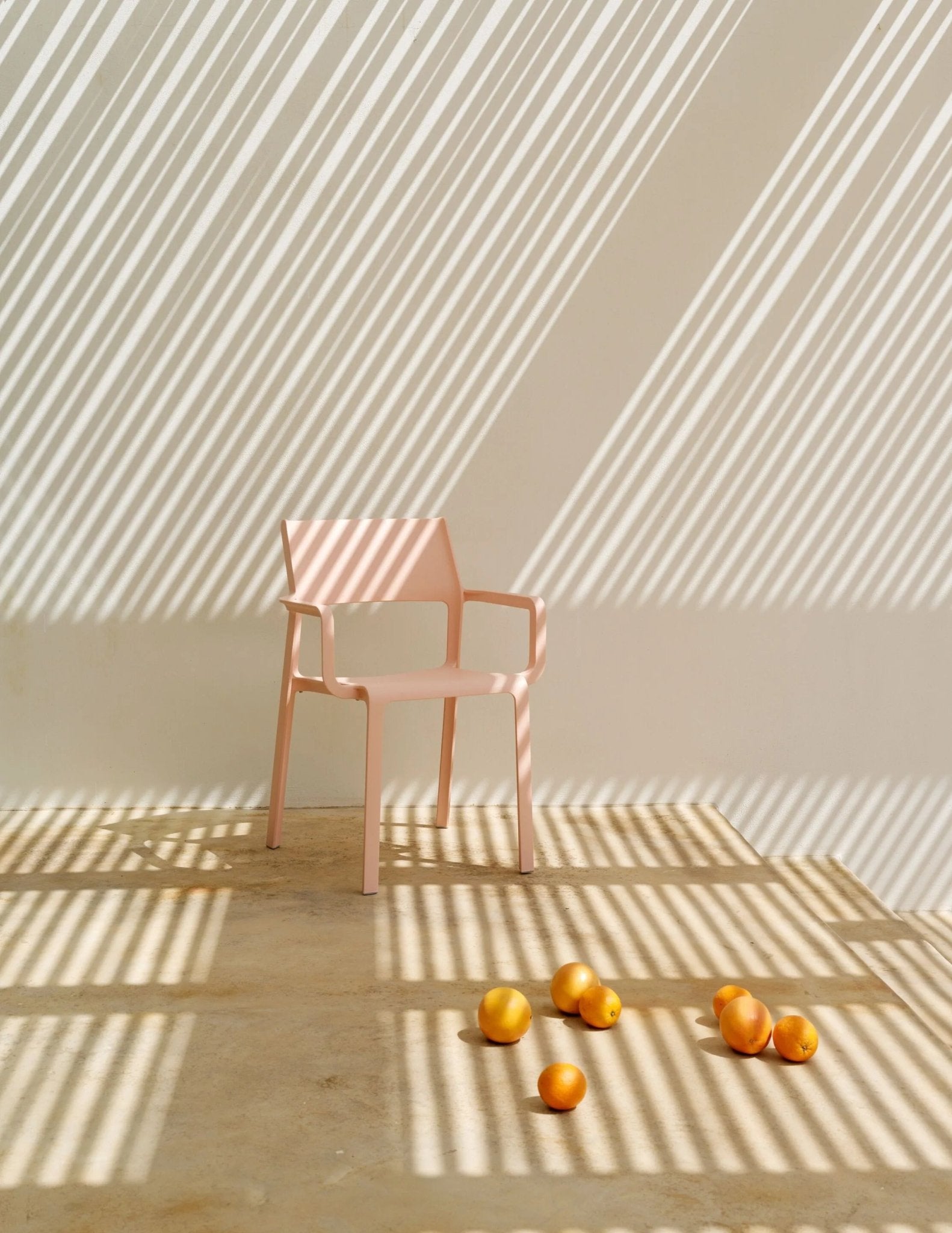 TRILL ARMCHAIR - Basic Collection Kft.