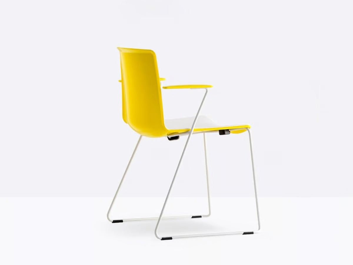 TWEET 898 - Basic Collection Kft.