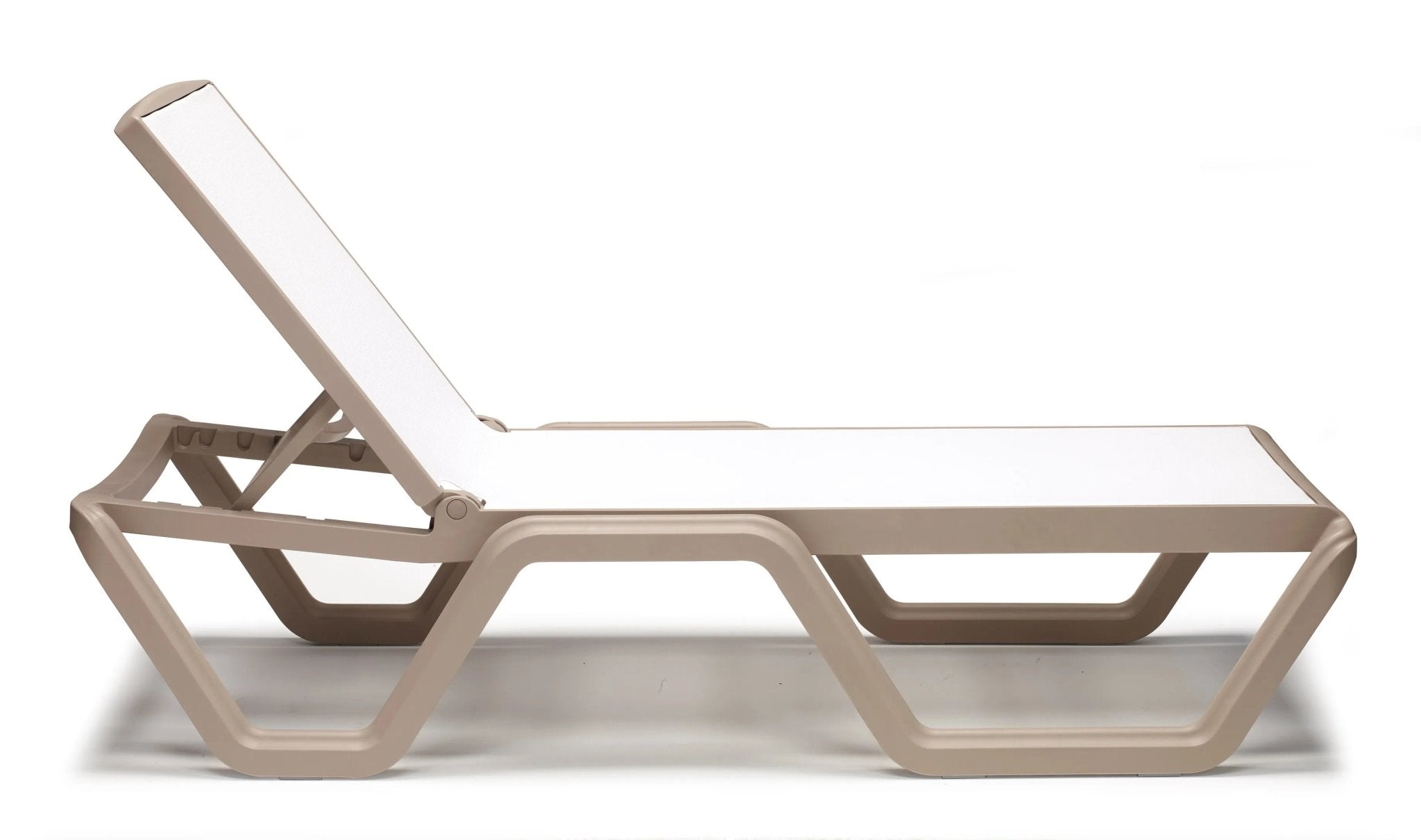 VELA - Basic Collection Kft.